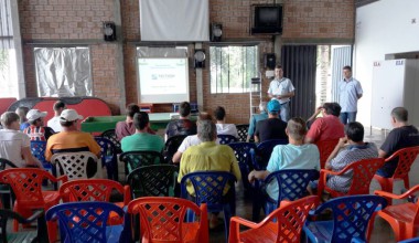 Suinocultores associados da Copagril participam de ciclo de palestras da TECTRON